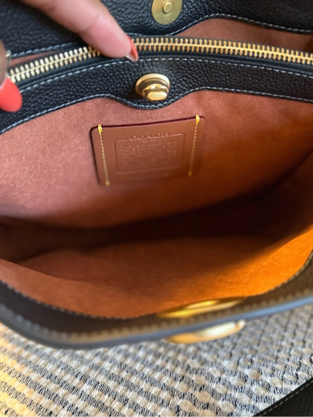 NWOT Coach Leather Bucket Shoulder Bag - Black